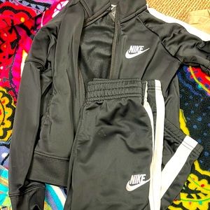 Nike track suit black and white 4T